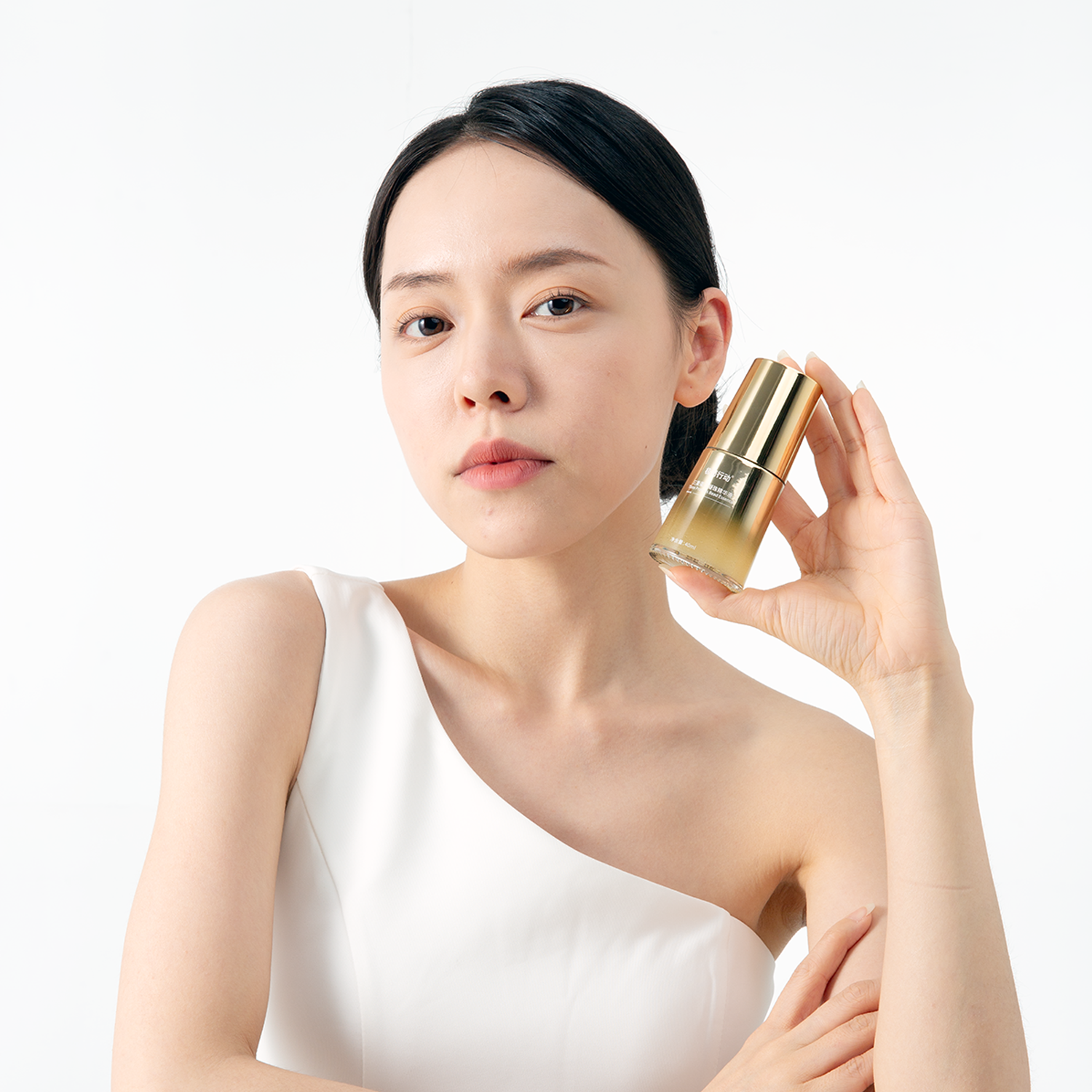三重蛋白凝珠精華液